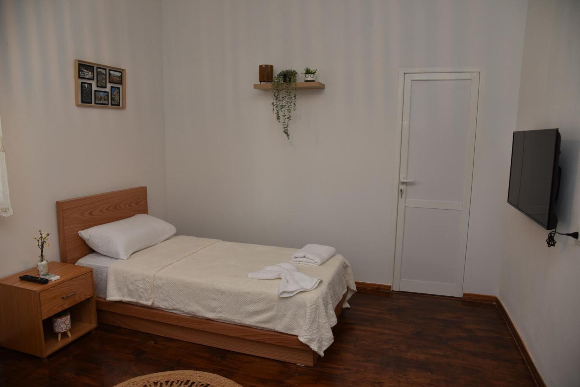 Woodland Apartment Берат Екстериор снимка